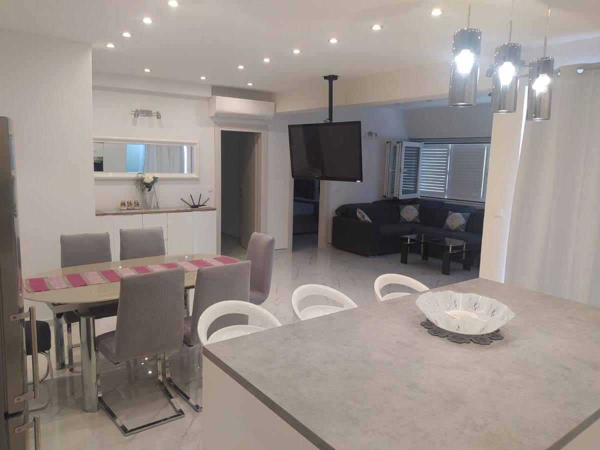 Apartmani Trubi 3 Vodice Exteriér fotografie